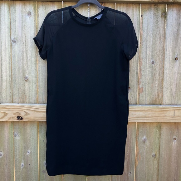 Vince Sheath Dress Size S Black Silk Short Sleeves Crepe Pockets Minimalist - Picture 1 of 11
